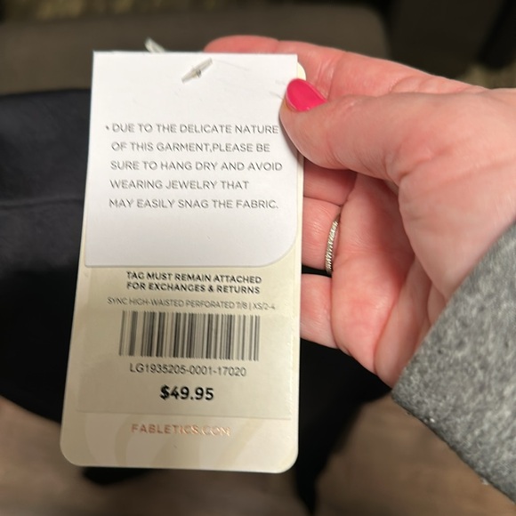 Fabletics Sync High-Waisted Perforated 7/8 Black Leggings XS NEW NWT - Picture 6 of 8